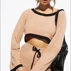 Long sleeve pink and black crop top